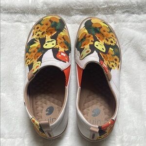 UIN Emoticon Art slip-on shoes, size 7.5 women’s, like new, very little wear
